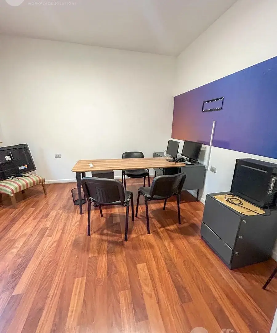 Edificio de oficinas en Alquiler en Barrio Juniors - Perfecto para coworking, consultorios, estudios 4