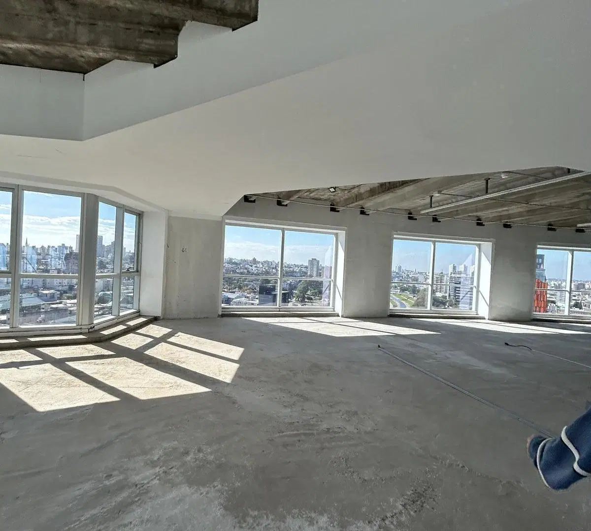 Oficinas en Alquiler desde 170 m2 hasta 630 m2 - Torre Capitalinas 5