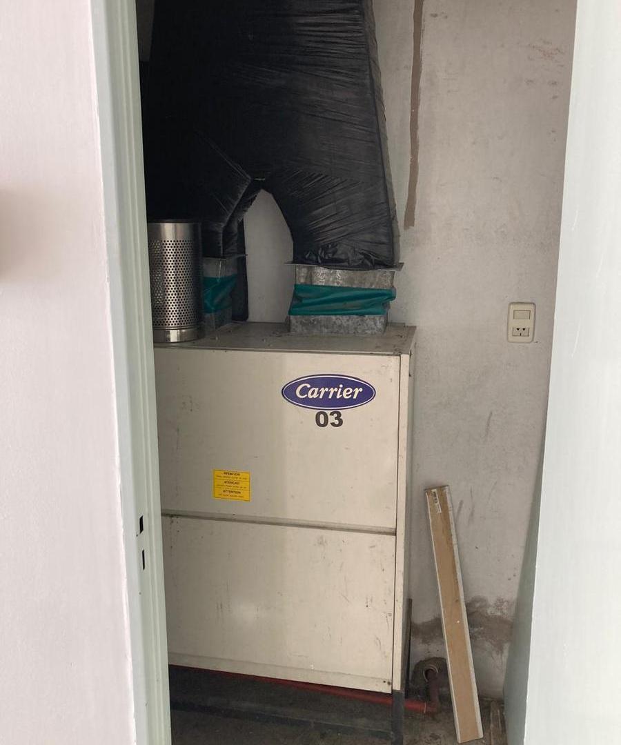 Foto de OFICINA EN ALQUILER / DOS PISOS - 980 M2- Esquina Plaza San Martín, imagen 2