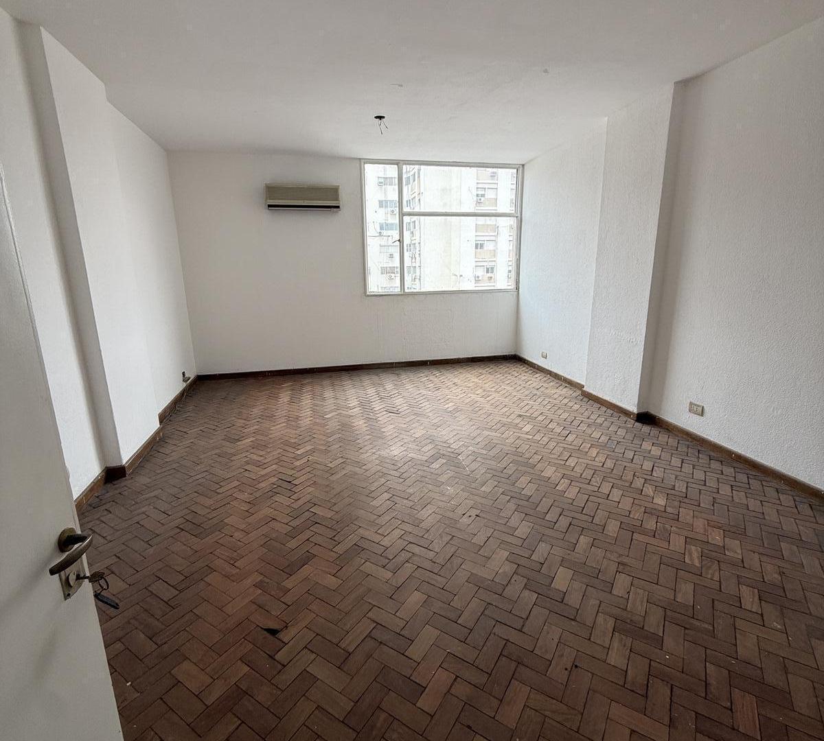 Foto de Oficinas comerciales en VENTA - pleno centro de Córdoba - Av. Colón, imagen 3