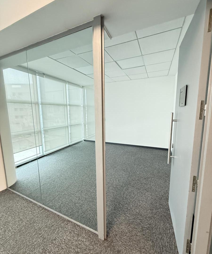 Foto de Oficina en Capitalinas en Alquiler - 180 m2 - 2 Privados y 1 Sala de, imagen 4