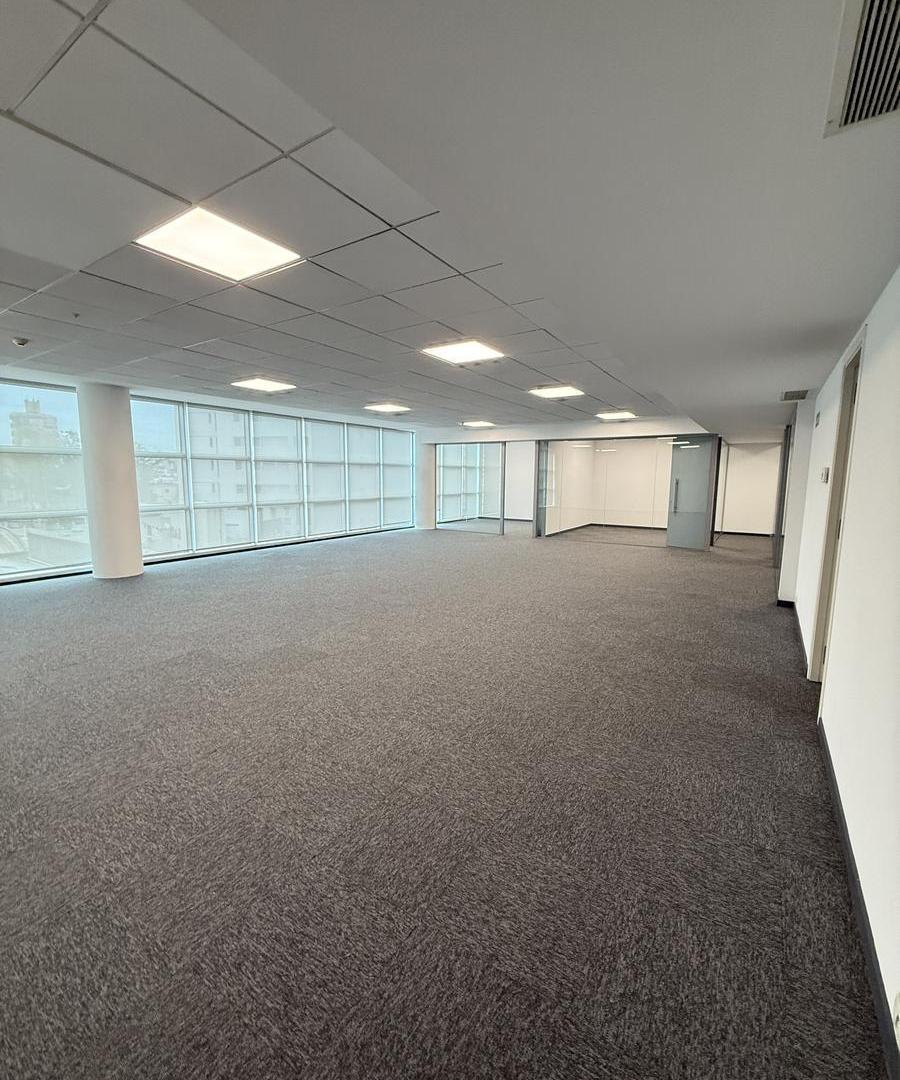 Foto de Oficina en Capitalinas en Alquiler - 180 m2 - 2 Privados y 1 Sala de, imagen 3