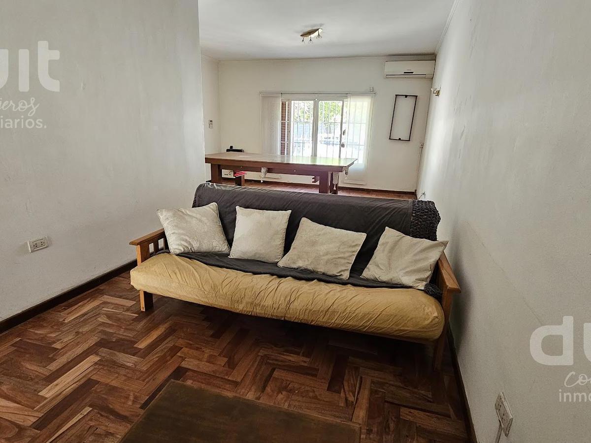 Casa en Venta 4 Dorm., Pileta, Cochera Triple Ideal Comercial 2