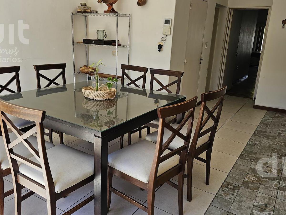 Casa en Venta 4 Dorm., Pileta, Cochera Triple Ideal Comercial 1