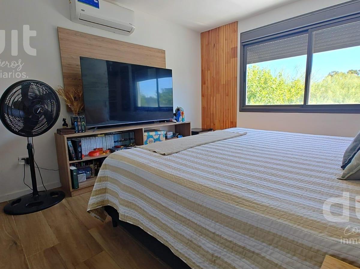 Casa en Claros del Bosque 4 Dorm.! Unica en El Barrio! 4