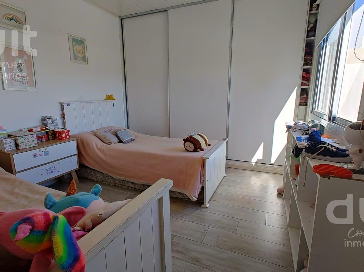 Duplex de 4 Dor, Uno en Pb, en Claros Village. 4
