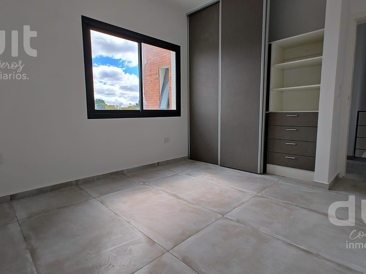 Venta Duplex de 3 dor! San Ignacio en la calle principal
