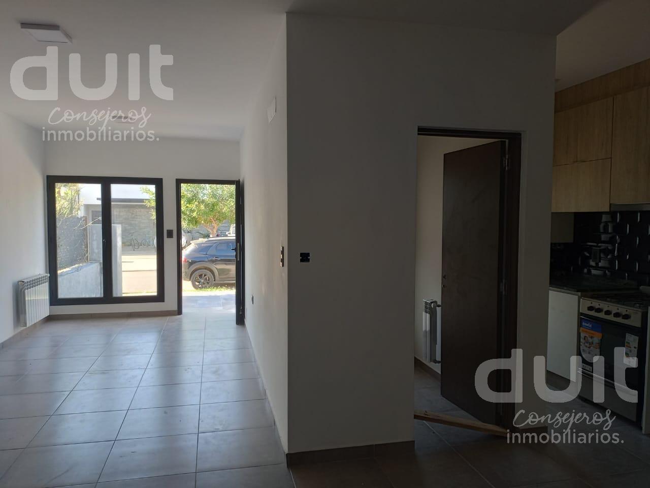 Venta Duplex de 2 DORMITORIOS y 2 BAÑOS! CLAROS DEL BOSQUE!