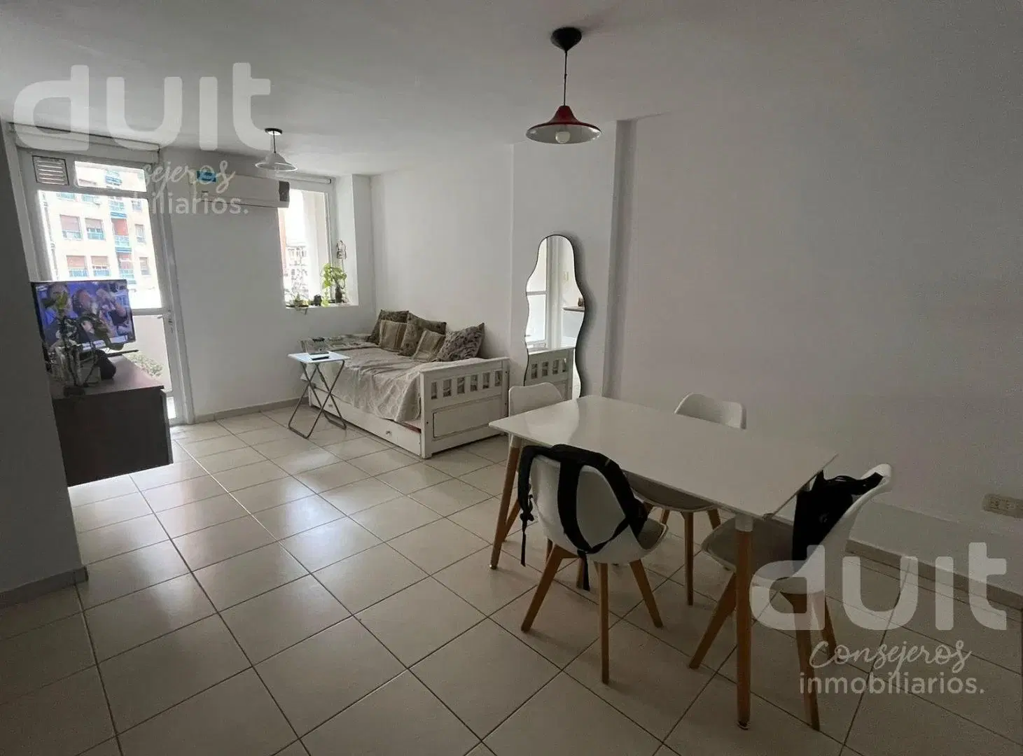 Departamento 1 dormitorio con Balcón y cochera doble Avenida Poeta Lugones 3
