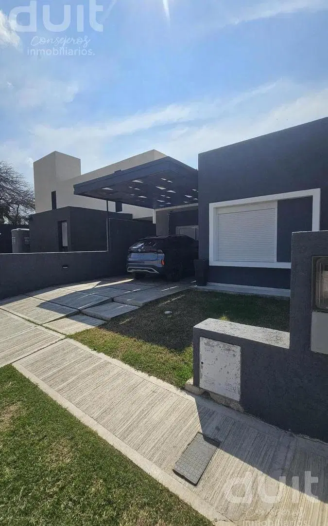 Duplex en Barrio La Calandria - planta baja 3