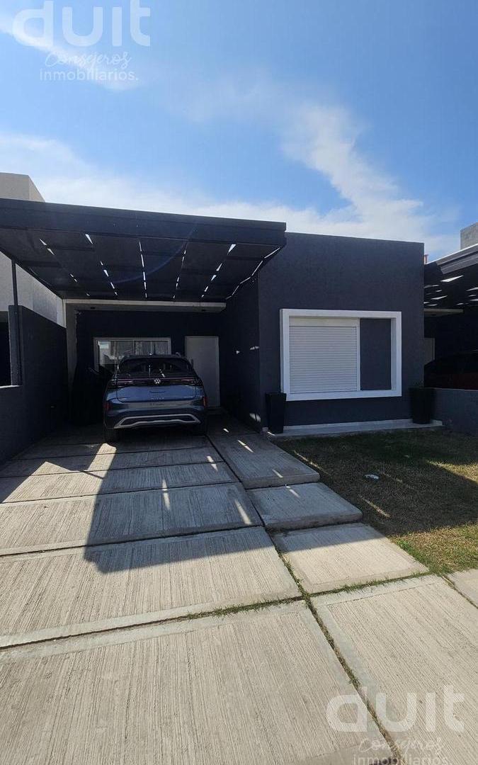 Duplex en Barrio La Calandria - planta baja