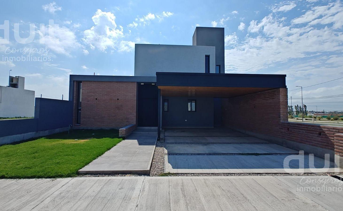 Casa en Rincones de Manantiales, 4 dor, uno en planta baja!