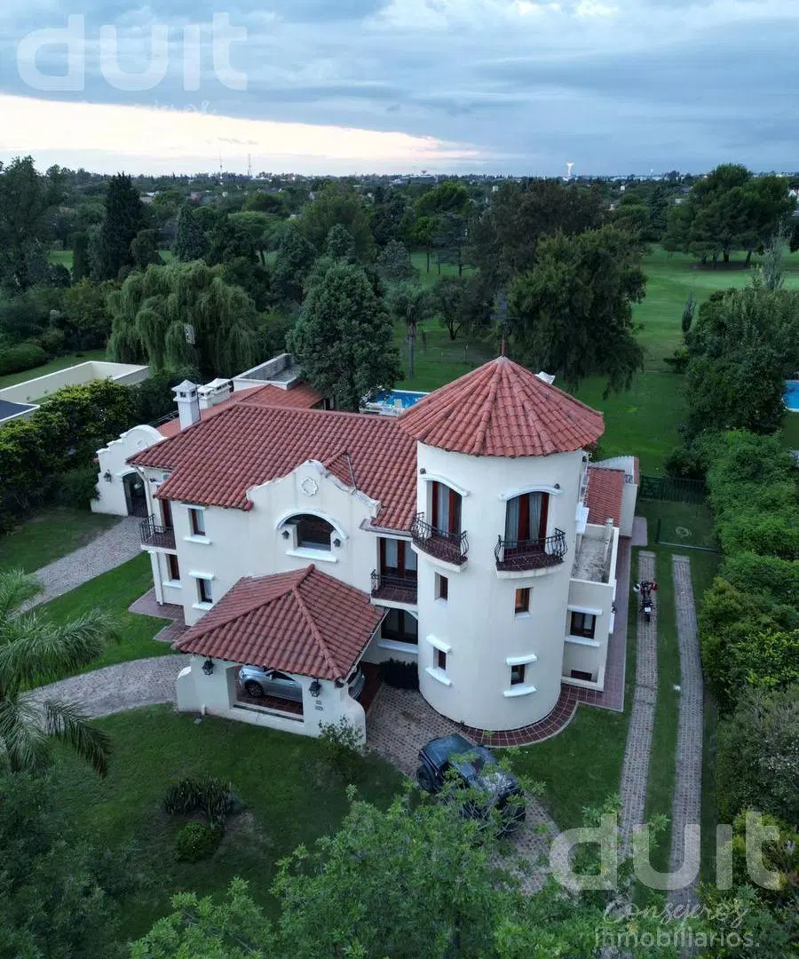Casa unica en Country Jockey Club, 2 lotes fondo Golf. 3