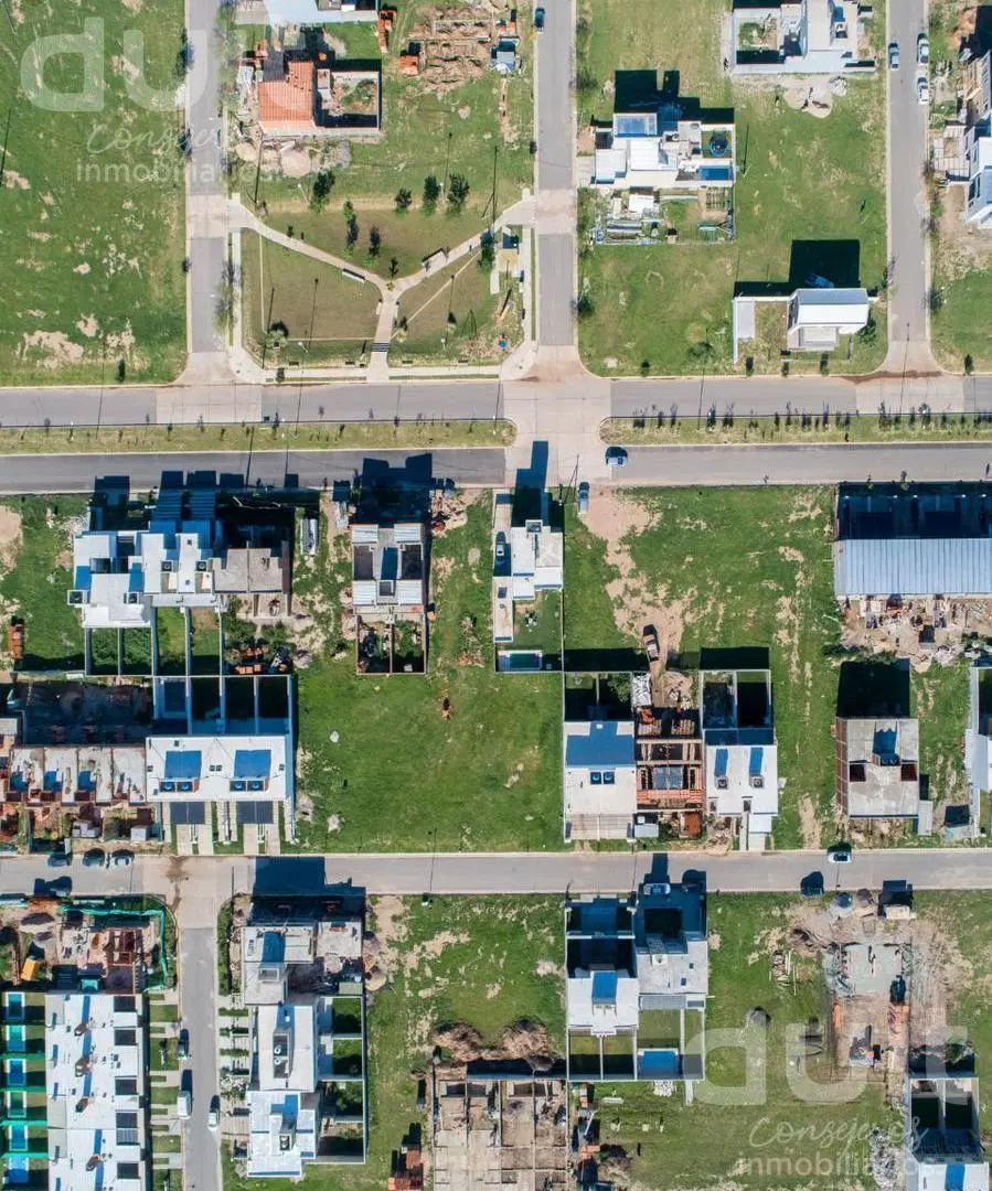 Terreno de 360 metros apto dúplex en Docta Avenida 2 4