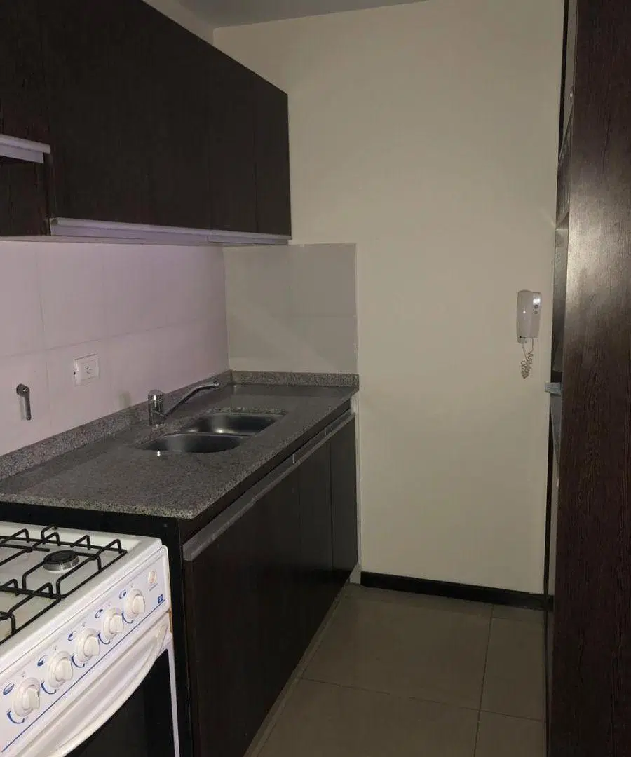 DEPARTAMENTO DE 1 DORMITORIO - EXCELENTE UBICACION -A METROS DE PLAZA ESPAÑA 3