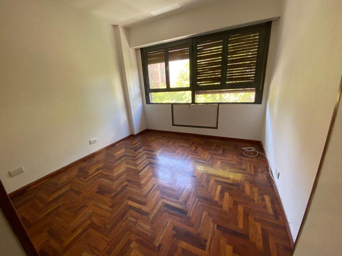 Foto de Dpto 2 dorm - Muy amplio - Frente al Patio Olmos - Gran tamaño., imagen 1