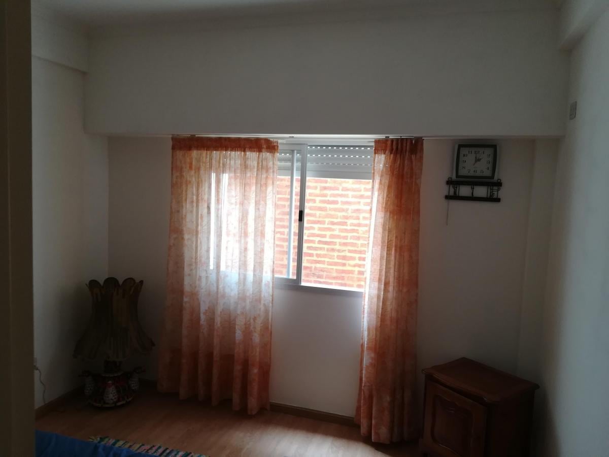 VENTA DE DEPTO DE 2 AMB. CON PATIO Y LAVADERO EN MONTE CASTRO