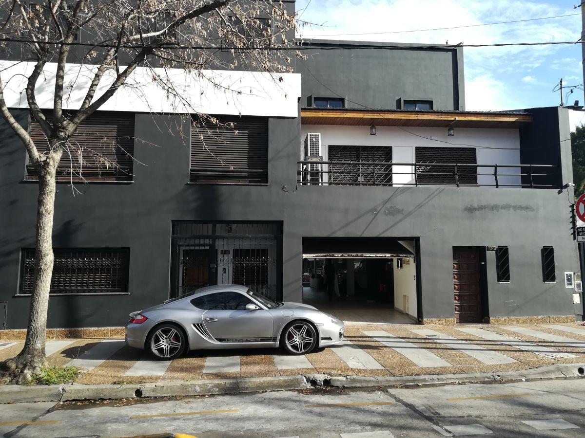 VENTA DE CASA DE 11 AMB. CON PILETA , QUINCHO Y PARRILLLA EN VILLA LURO NORTE
