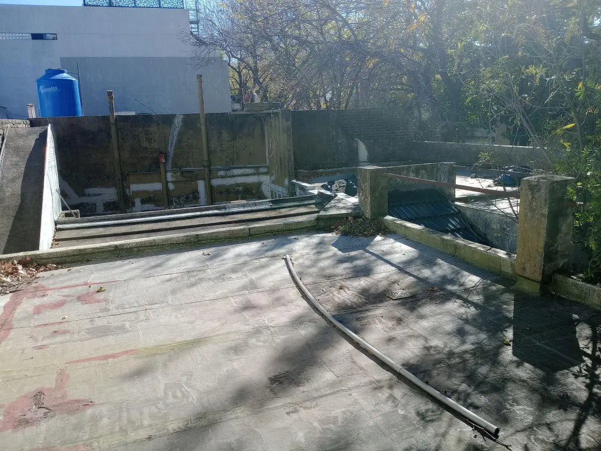 Venta de casa a reciclar con local comercial en Villa Devoto 5