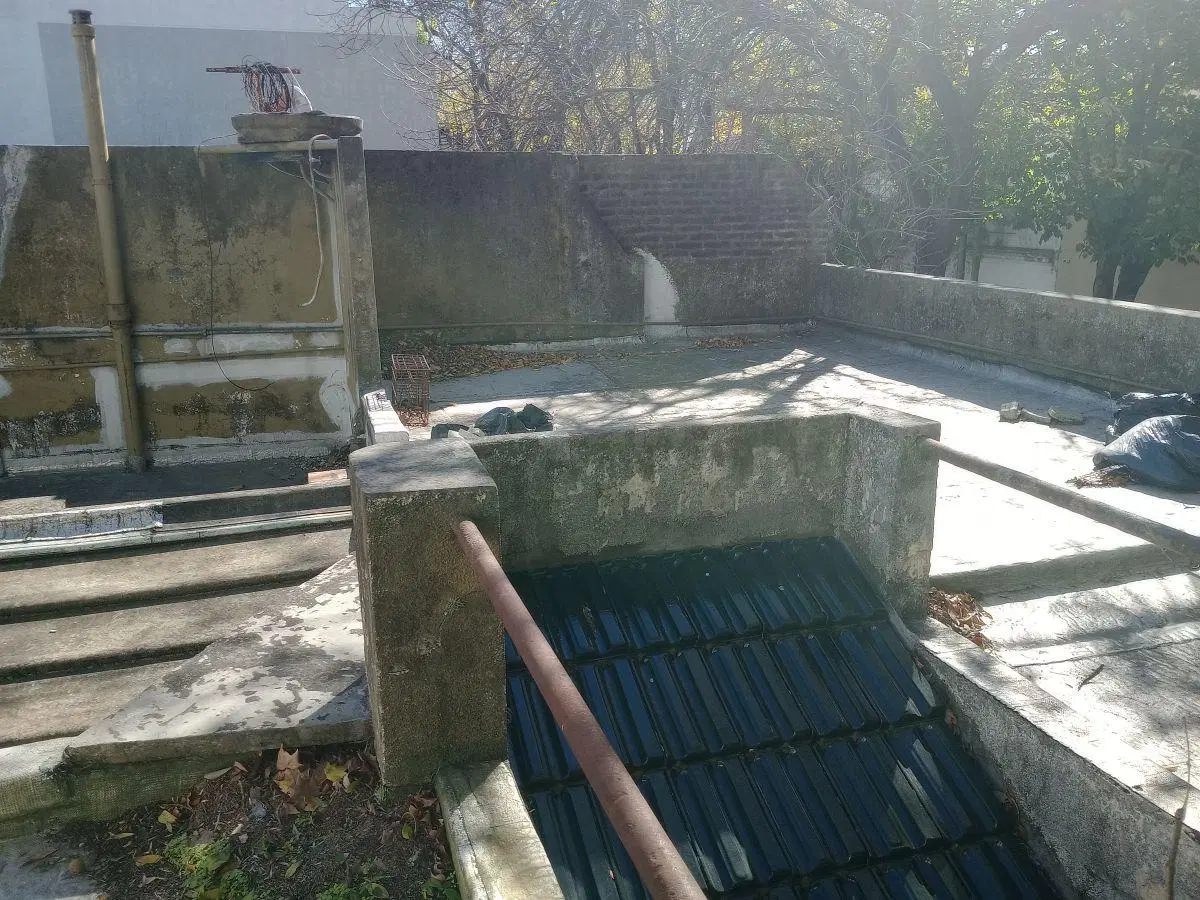 Venta de casa a reciclar con local comercial en Villa Devoto 3