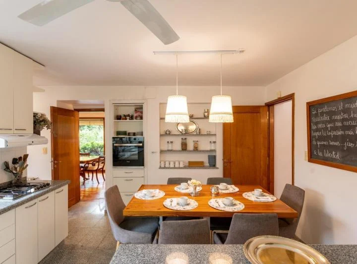 Casa en Alquiler de 6 dormitorios en Quinta de Nores 5