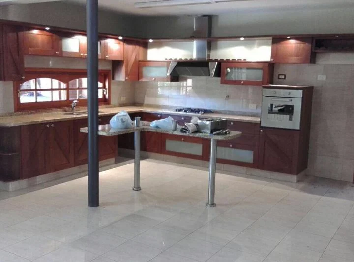 Casa en alquiler de 3 dormitorios en B° Tejas del Sur 3