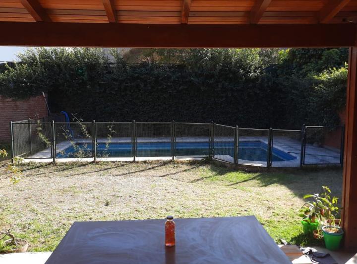 Casa en alquiler de 3 dormitorios en B° Tejas del Sur 4