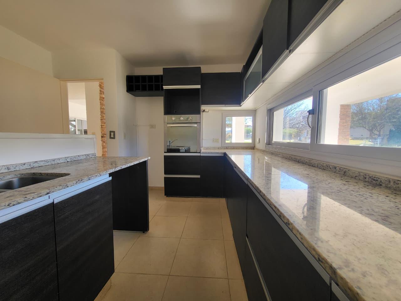 Foto de Casa en Venta de 2 Dormitorios en Las Cañitas Barrio Privado, imagen 4