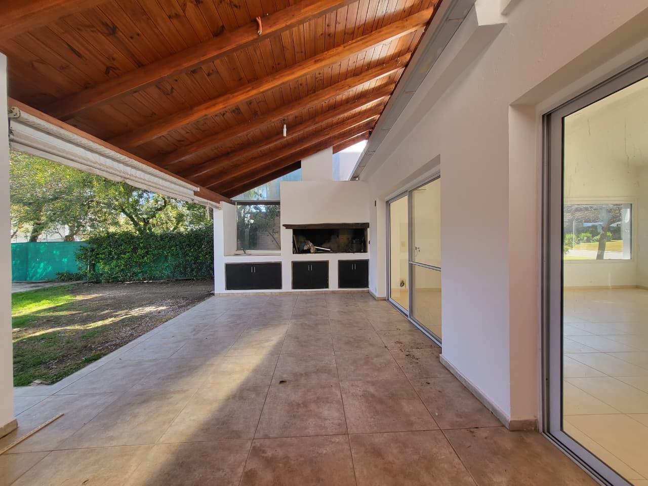 Foto de Casa en Venta de 2 Dormitorios en Las Cañitas Barrio Privado, imagen 5