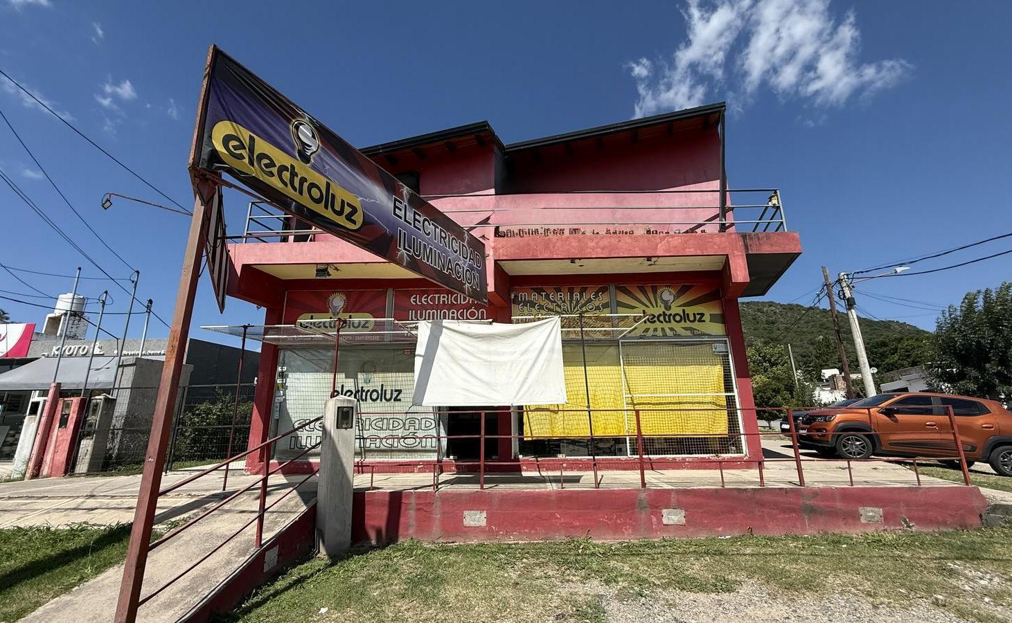 Complejo de Locales y Departamentos en Venta en Carlos Paz