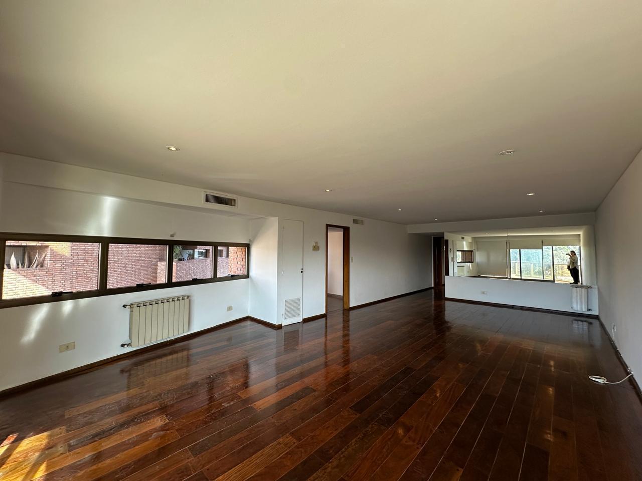Departamento en Alquiler de 3 dormitorios en Nueva Cordoba