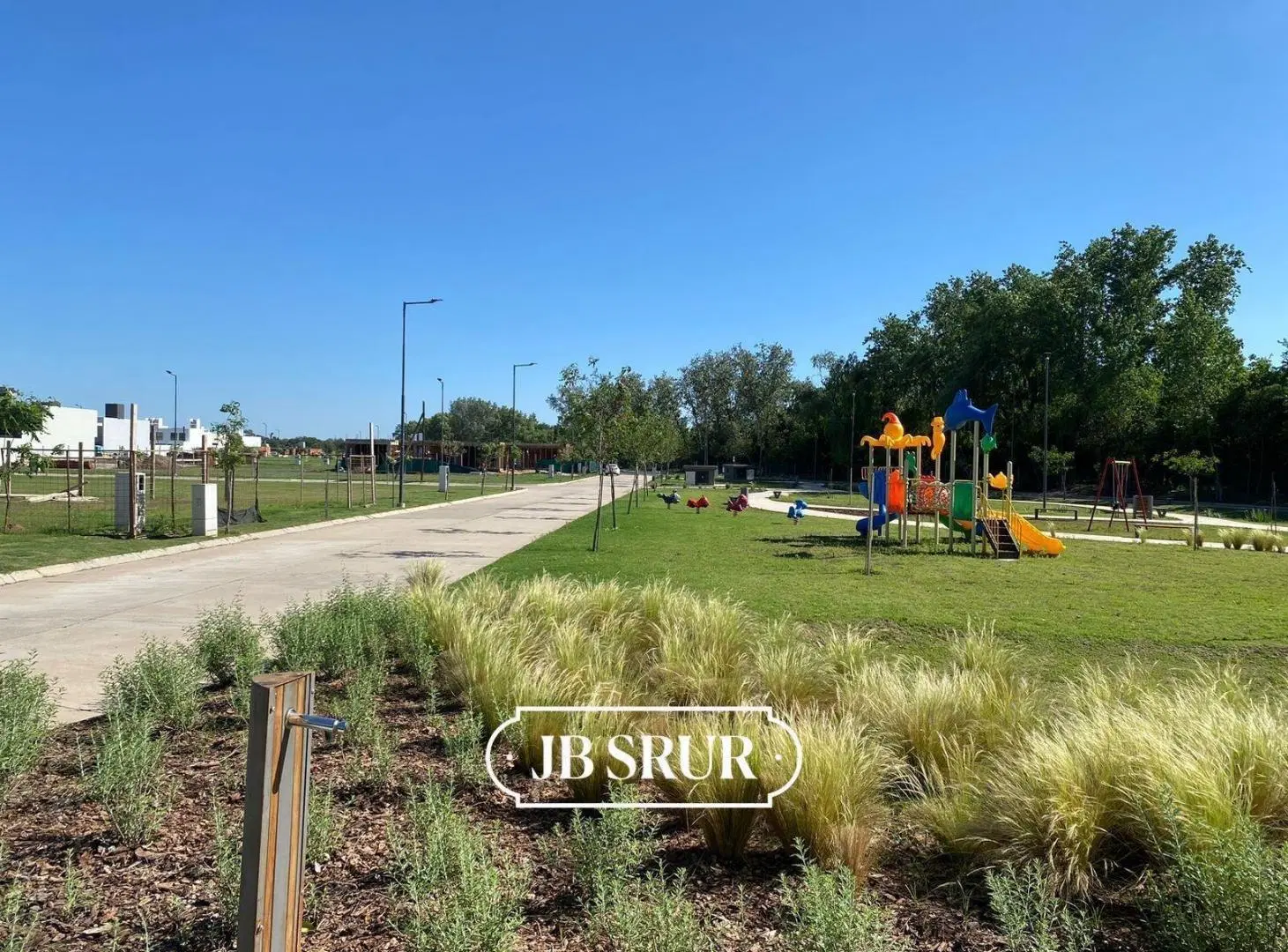 Lotes continuos en venta apto dúplex en Campo Chico 1