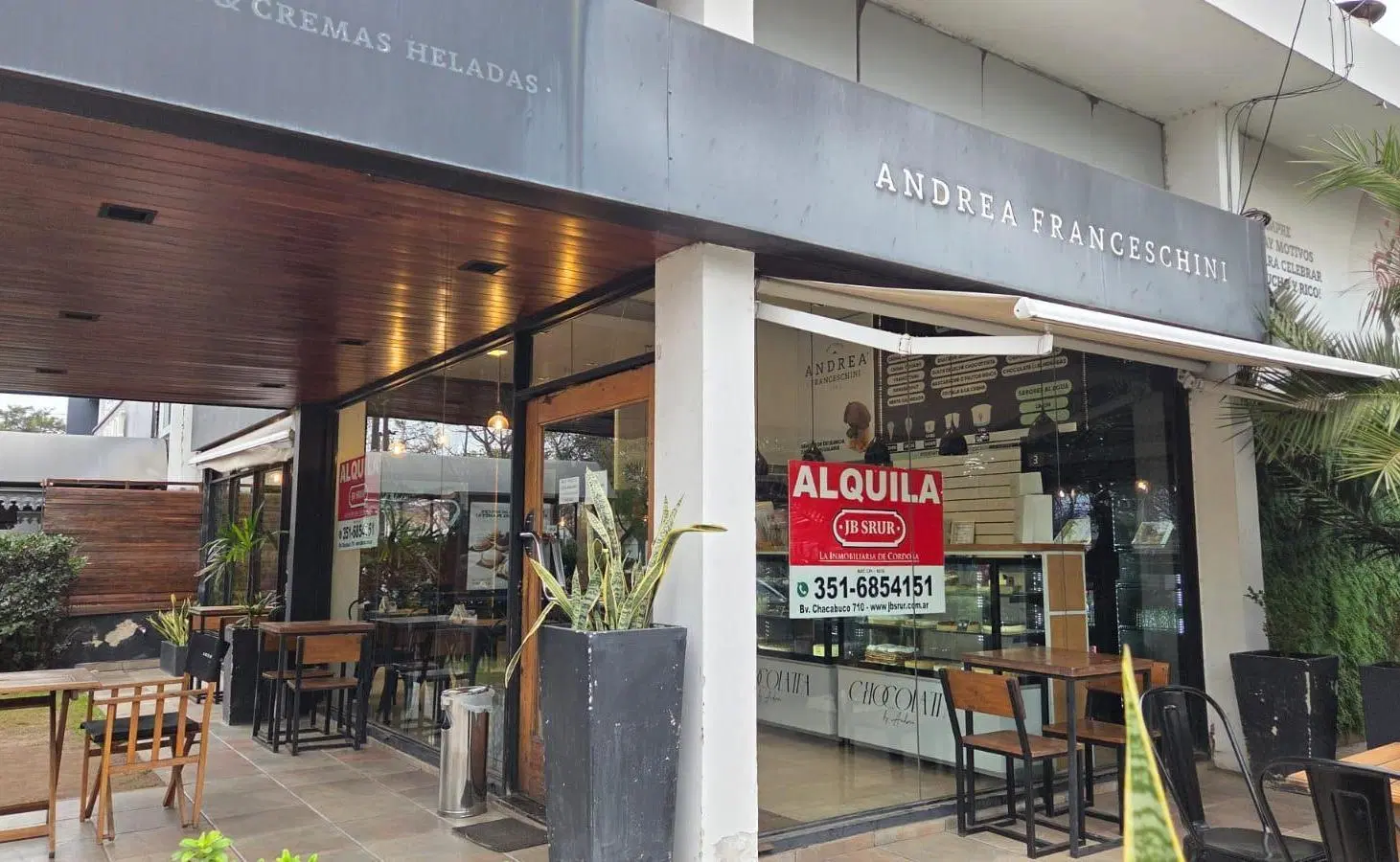 Importante Local comercial esquina sobre Av Rafael Nuñez 3