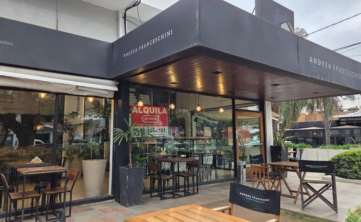 Importante Local comercial esquina sobre Av Rafael Nuñez 4