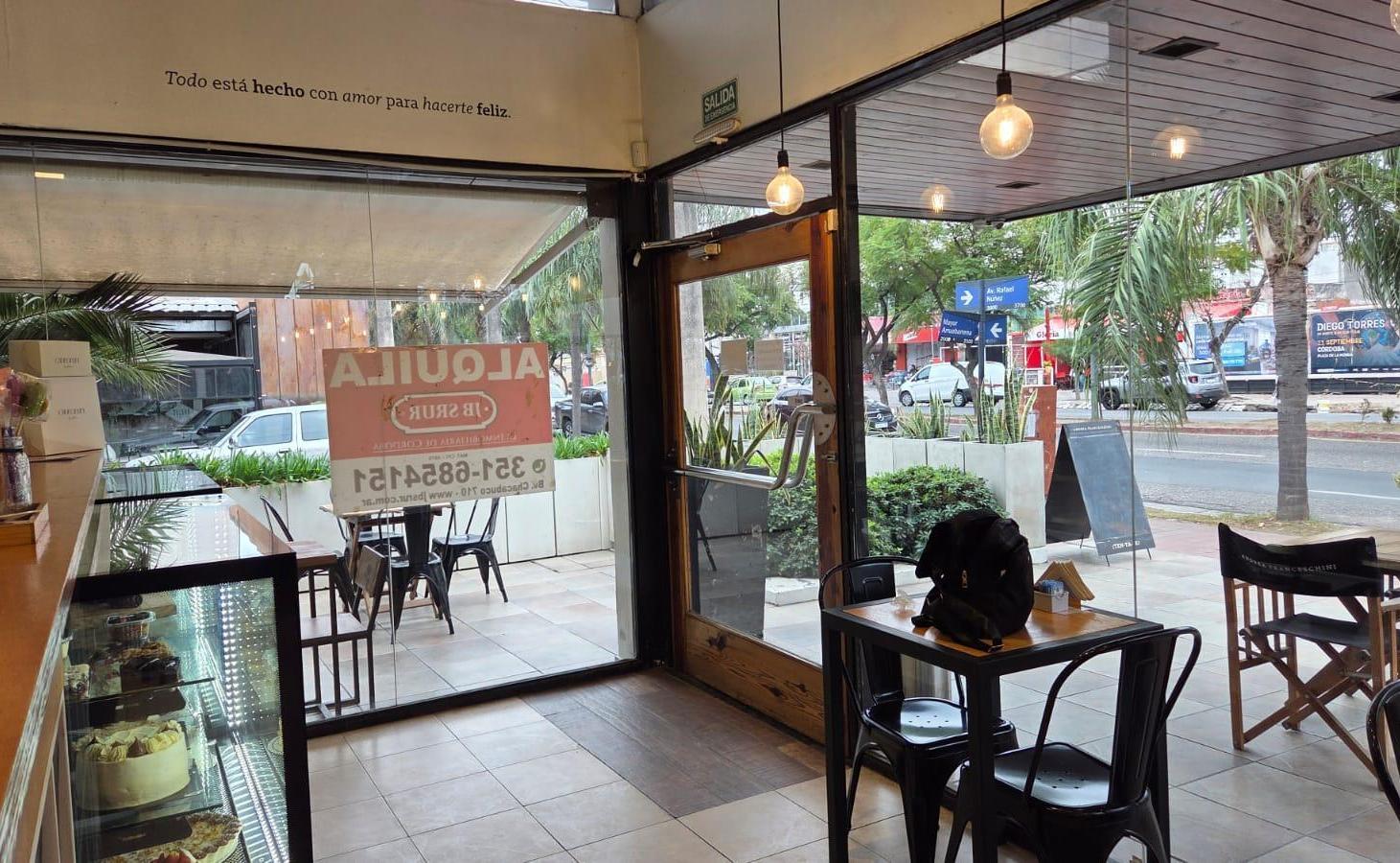 Foto de Importante Local comercial esquina sobre Av Rafael Nuñez, imagen 2