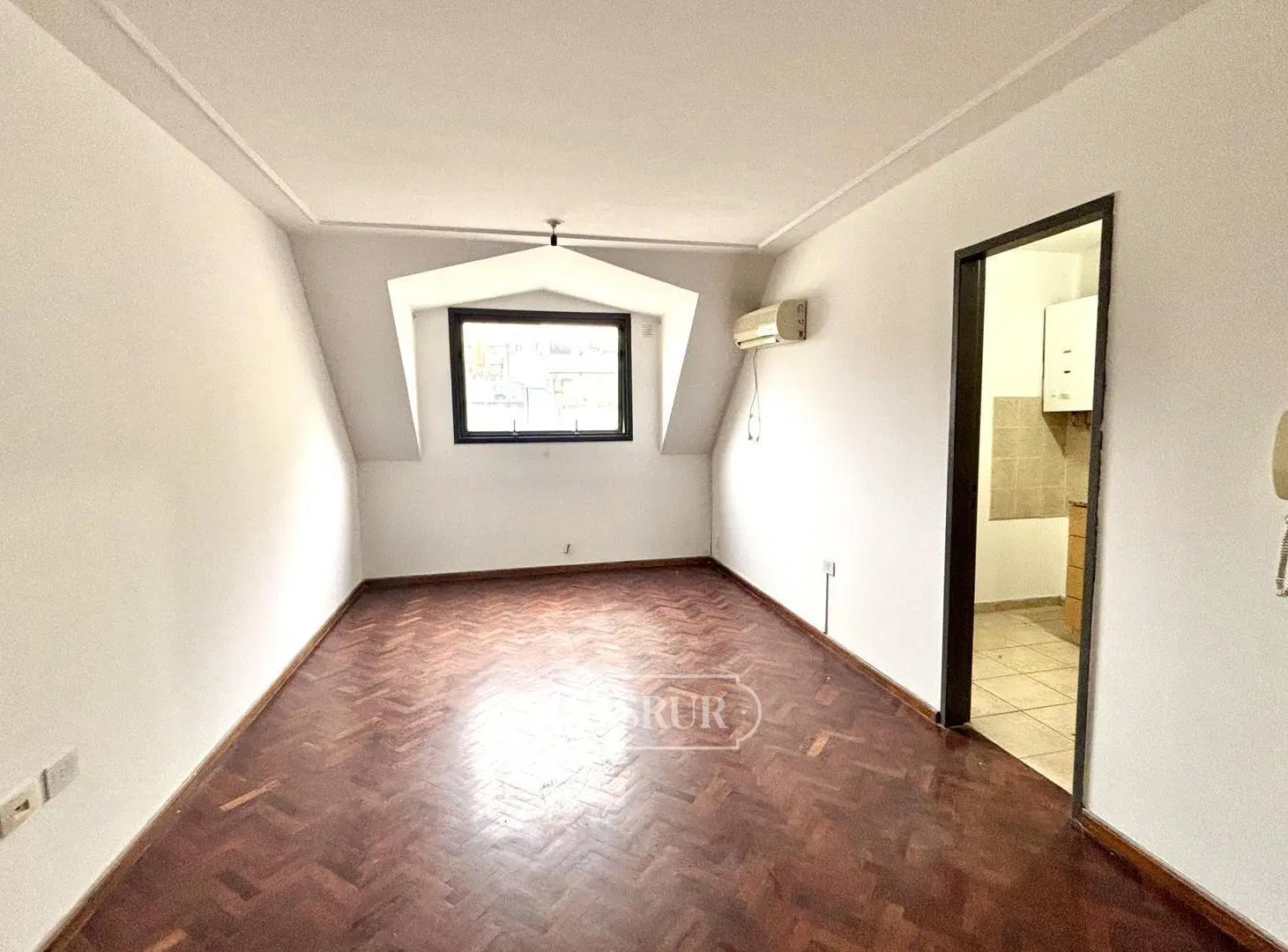 Departamento en venta de 1 dormitorio  con balcón en Nueva Córdoba 4