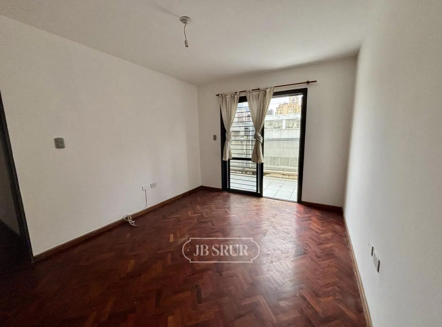Departamento en venta de 1 dormitorio  con balcón en Nueva Córdoba 2