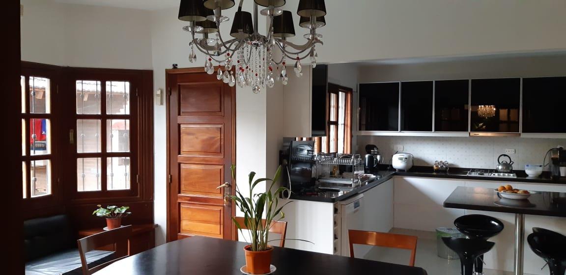 Foto de Casa en Venta de 4 dorm única en Barrio San Salvador. Excelente, imagen 3