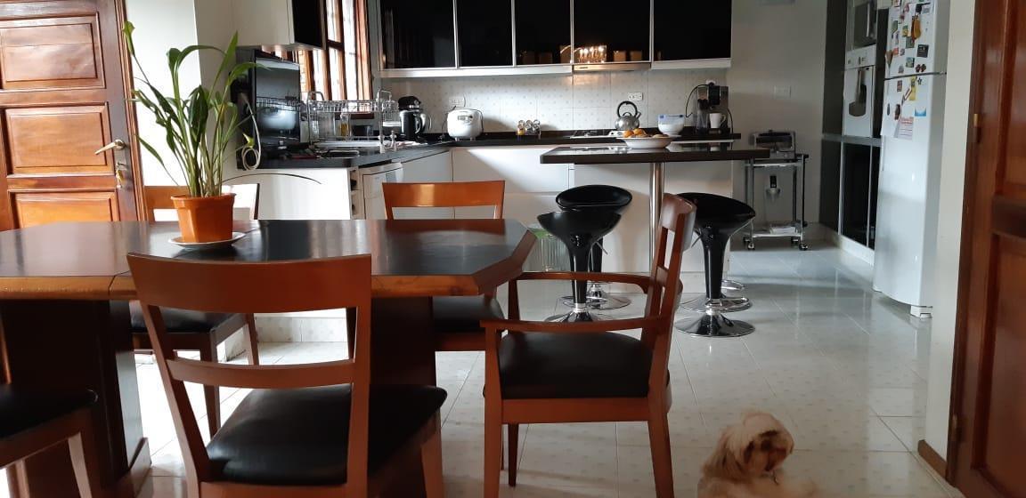 Foto de Casa en Venta de 4 dorm única en Barrio San Salvador. Excelente, imagen 4