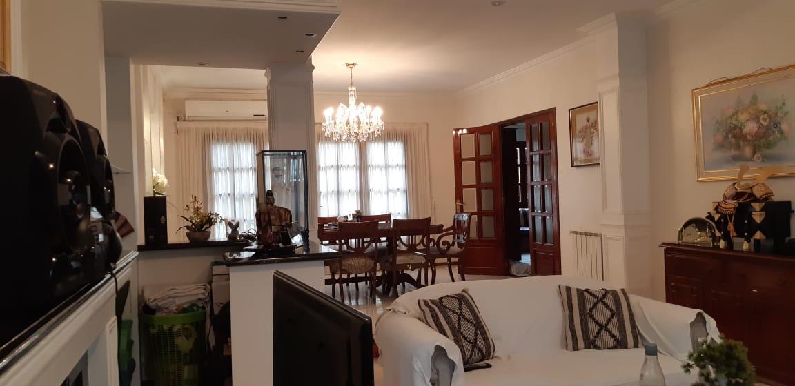 Foto de Casa en Venta de 4 dorm única en Barrio San Salvador. Excelente, imagen 1