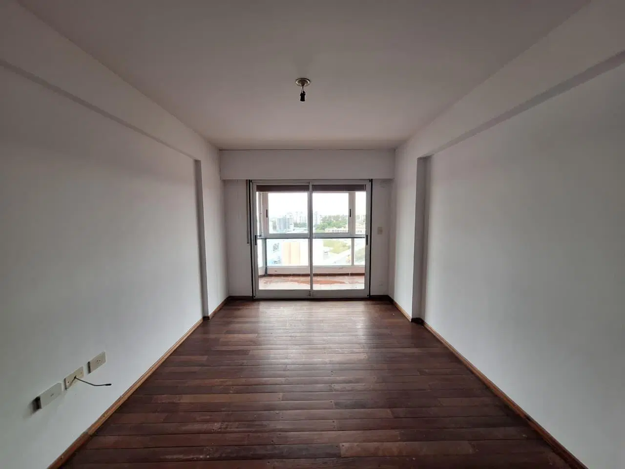 Departamento En Alquiler de 2 Dormitorios con cochera en Nueva Córdoba 3