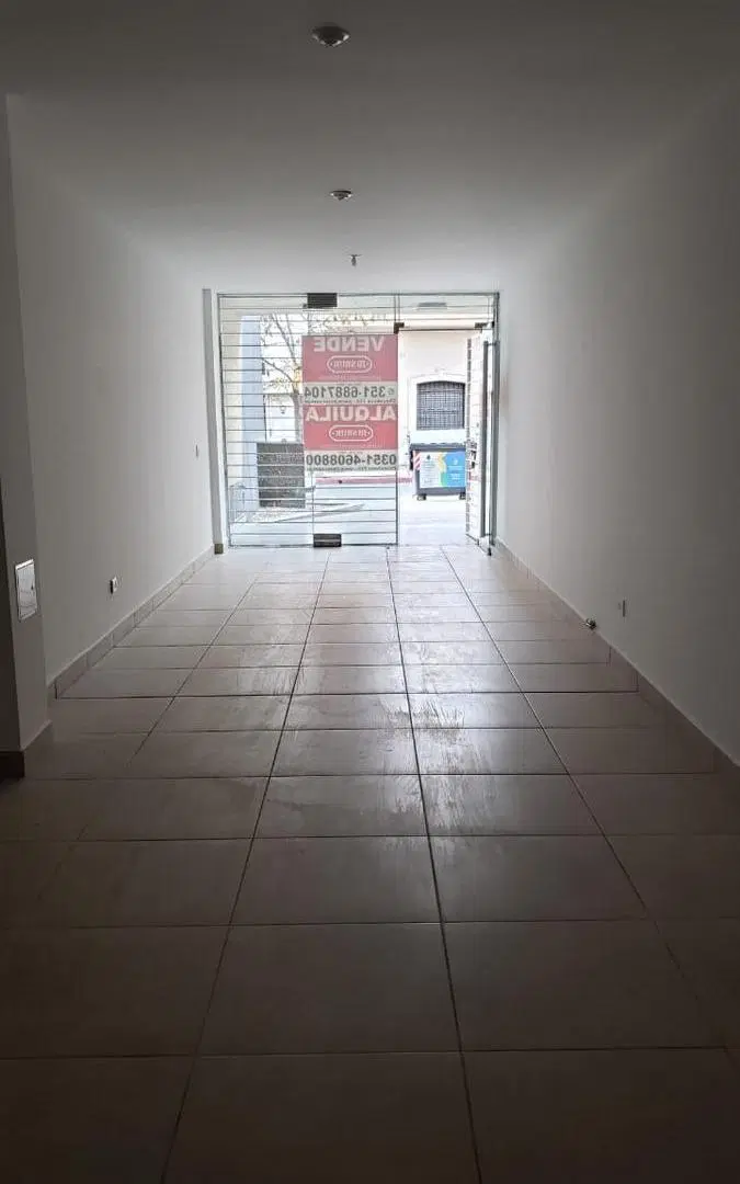 Local en venta en Alberdi 4