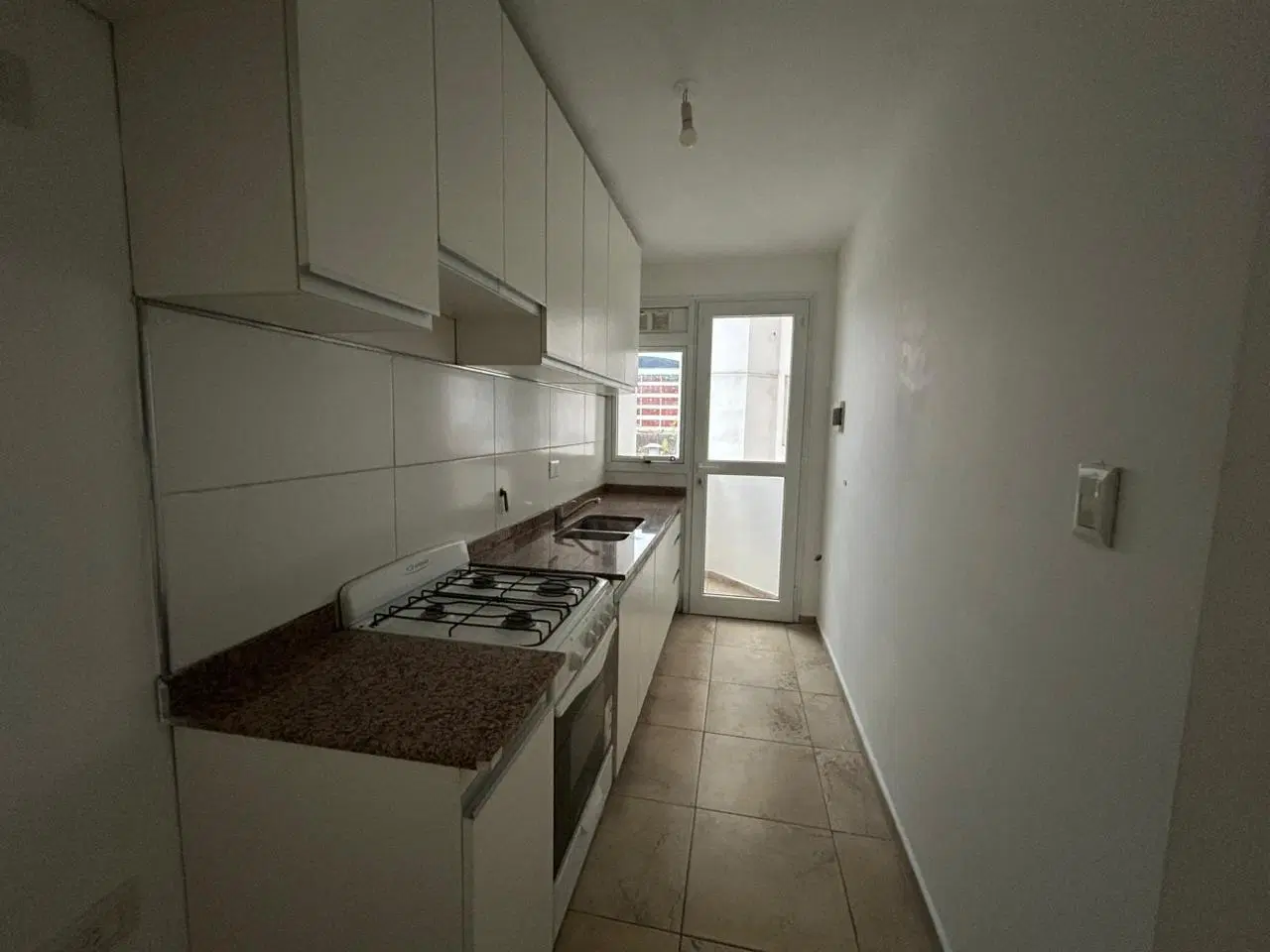Departamento en Alquiler de 2 Dormitorios en Barrio Centro 3