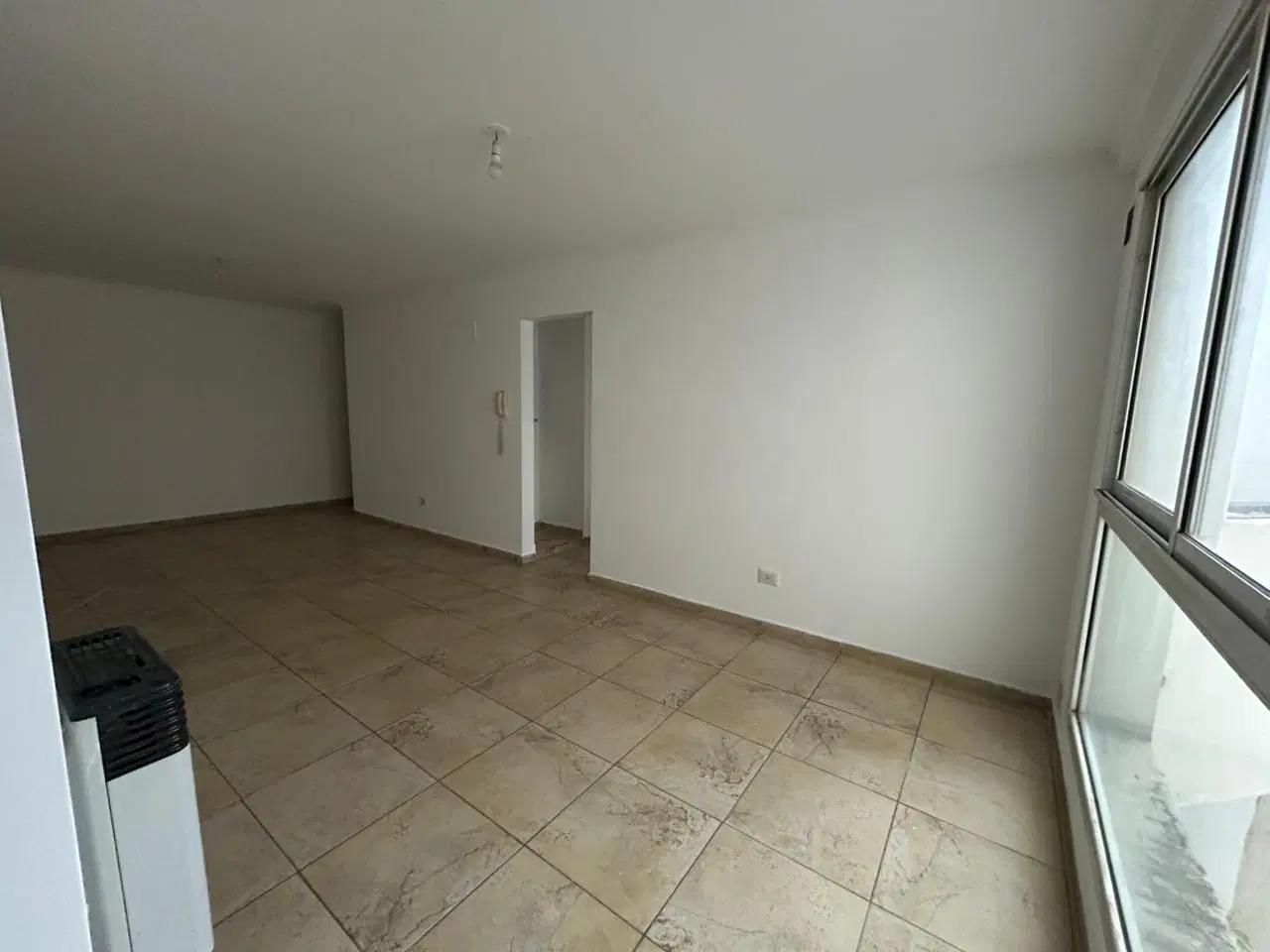 Departamento en Alquiler de 2 Dormitorios en Barrio Centro 1