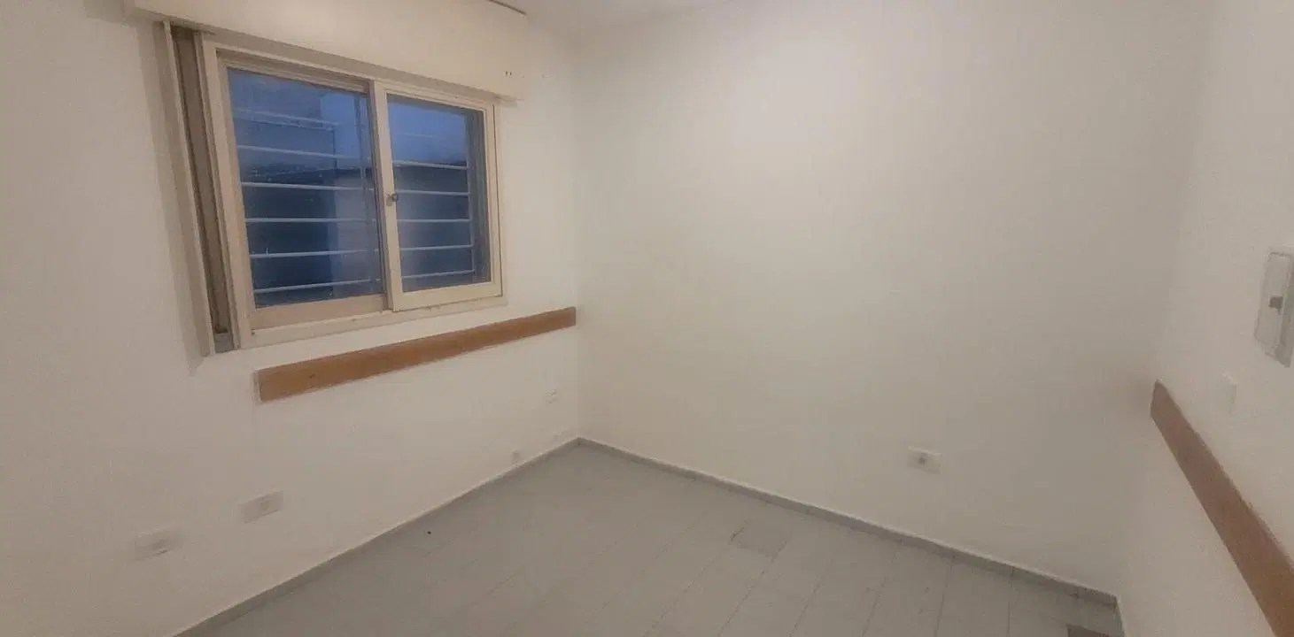 Oficina en venta sobre Avenida Chacabuco 4