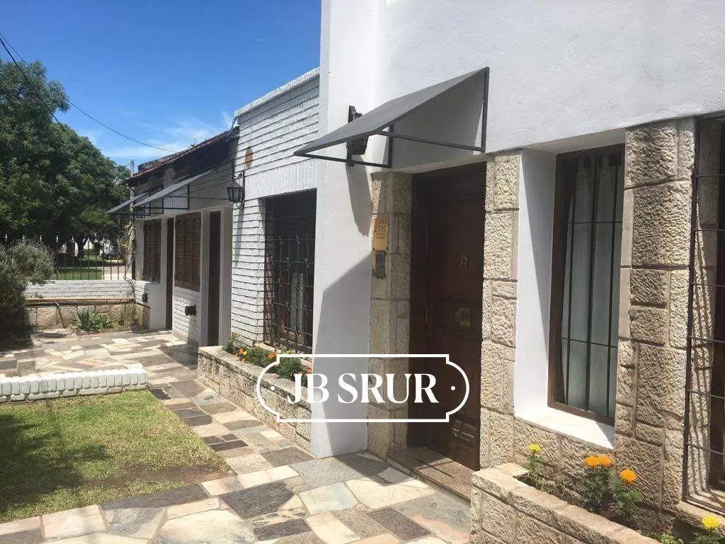 Locales Comerciales y Residencia con 22 habitaciones c/ baño 7