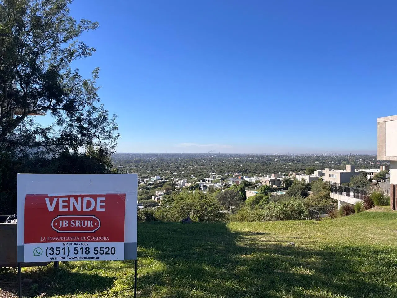 Terreno a la venta en  La Rufina , pendiente negativa ,excelente vista al barrio y ciudad. 2
