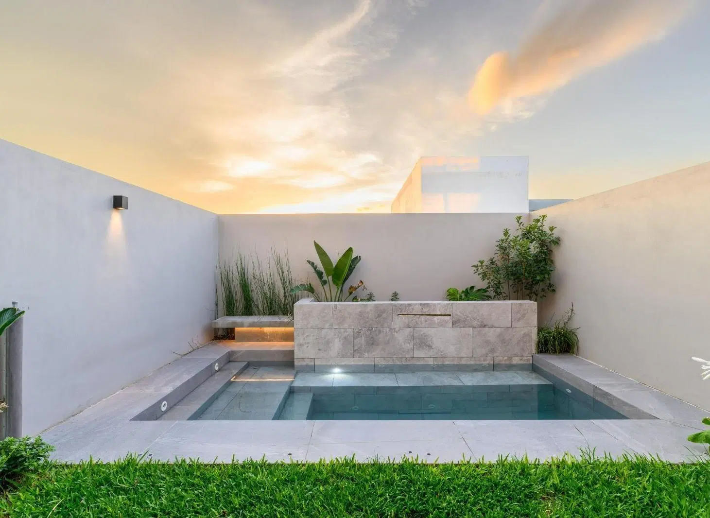 Casa en Venta en La Luisita con 3 dormitorios en suite y pileta 3