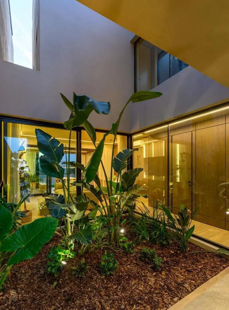 Casa en Venta en La Luisita con 3 dormitorios en suite y pileta 8