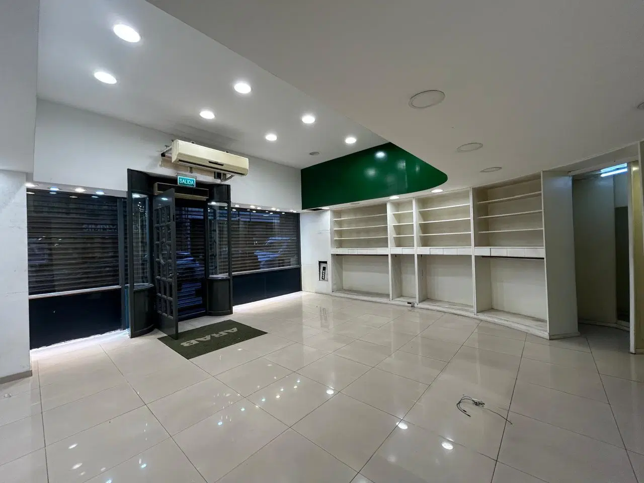 Local Comercial en Alquiler en Centro 2